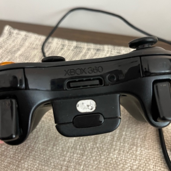 XBOX 360 Bundle - Picture 7 of 8